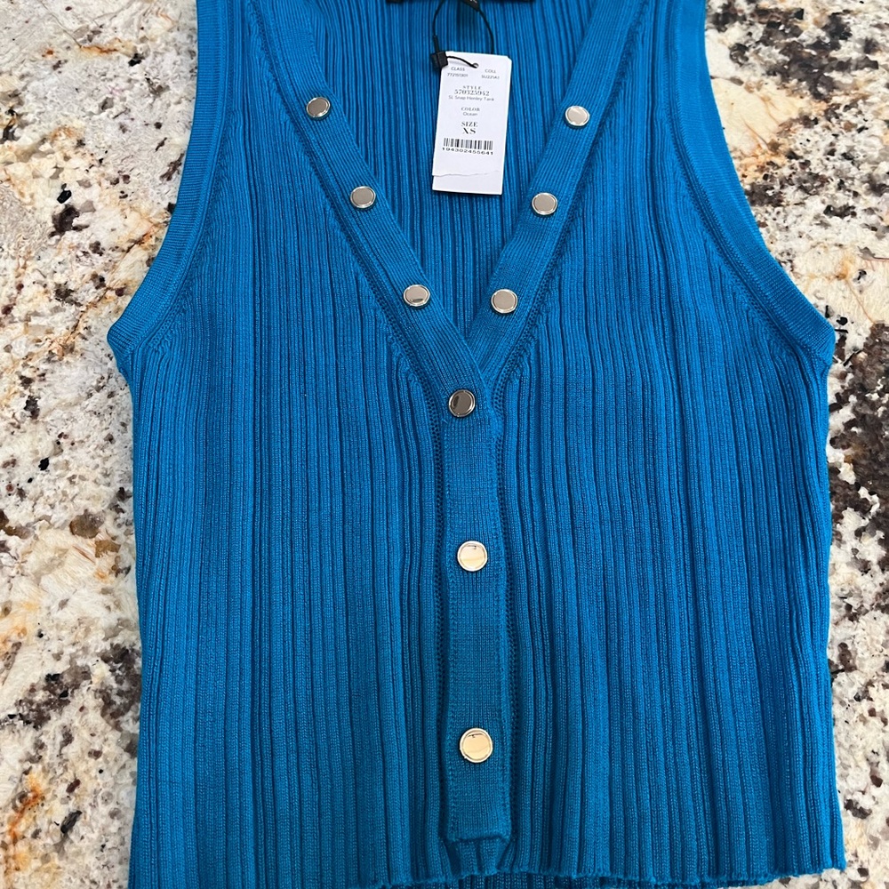 WHBM Sleeveless Crop top